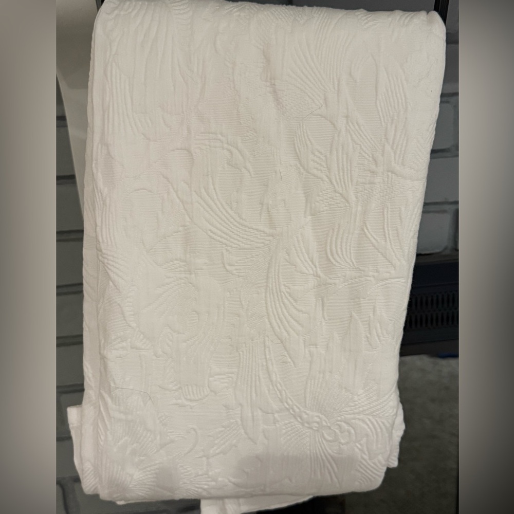 POPPY Textured shower curtain